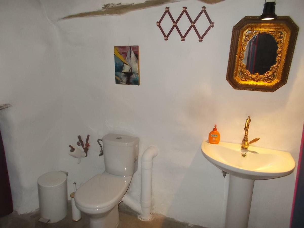 Cyclades Olive Museum'S Guest House Pitrofos Exterior photo